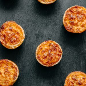 Mini quiches — plateau de 48 pièces