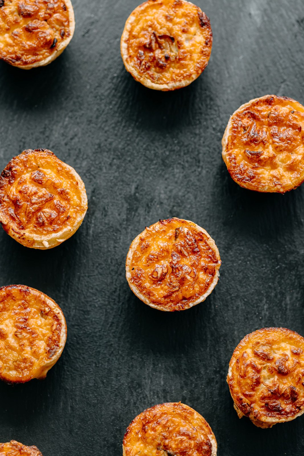 Mini quiches — plateau de 48 pièces